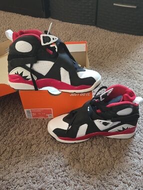 Nike JORDAN BOYS SIZE 5.5 Black, White & Red Athletic High-Top Sneakers